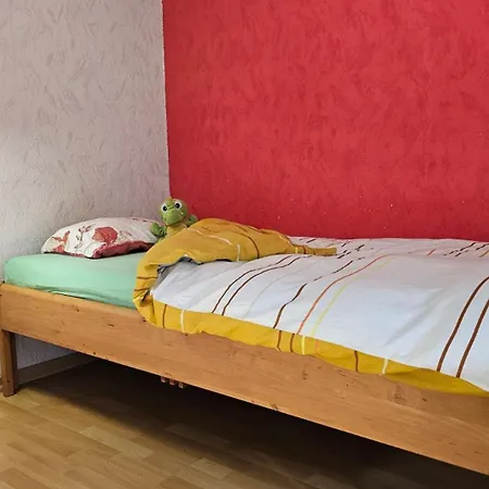 Apartment Mali Sued Voll Moebliert Urig Near Autobahn Ubahn Duisburg