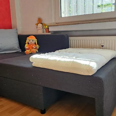 Apartment Mali Sued Voll Moebliert Urig Near Autobahn Ubahn